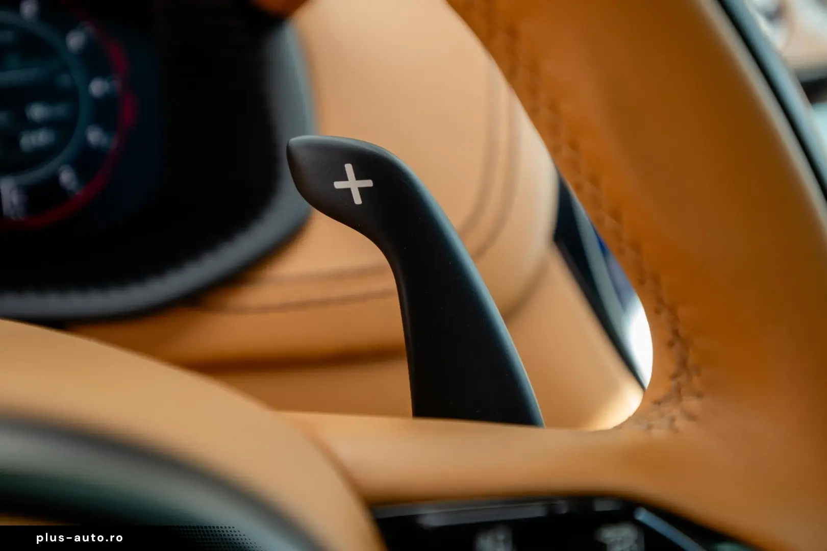 Aston-Martin Dbx