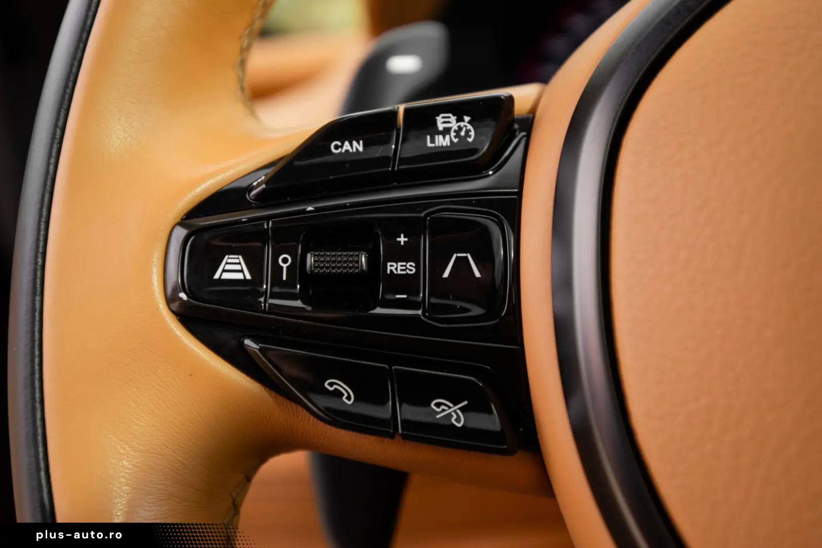 Aston-Martin Dbx