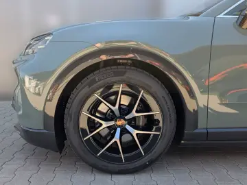 Porsche Cayenne Electric  21-ZOLL  HD-MATRIX