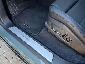Porsche Cayenne Electric  21-ZOLL  HD-MATRIX