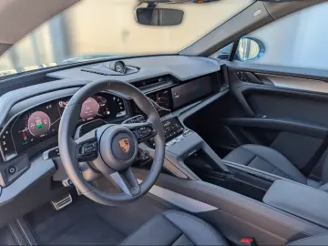 Porsche Cayenne Electric  21-ZOLL  HD-MATRIX