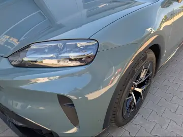 Porsche Cayenne Electric  21-ZOLL  HD-MATRIX