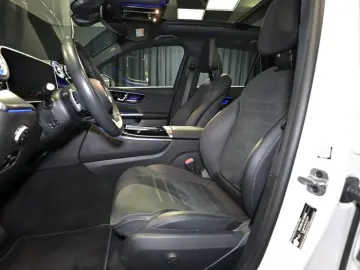 MERCEDES-BENZ GLC 300 d 4M AMG LED SOUND PANO AHK STHZ TOTW