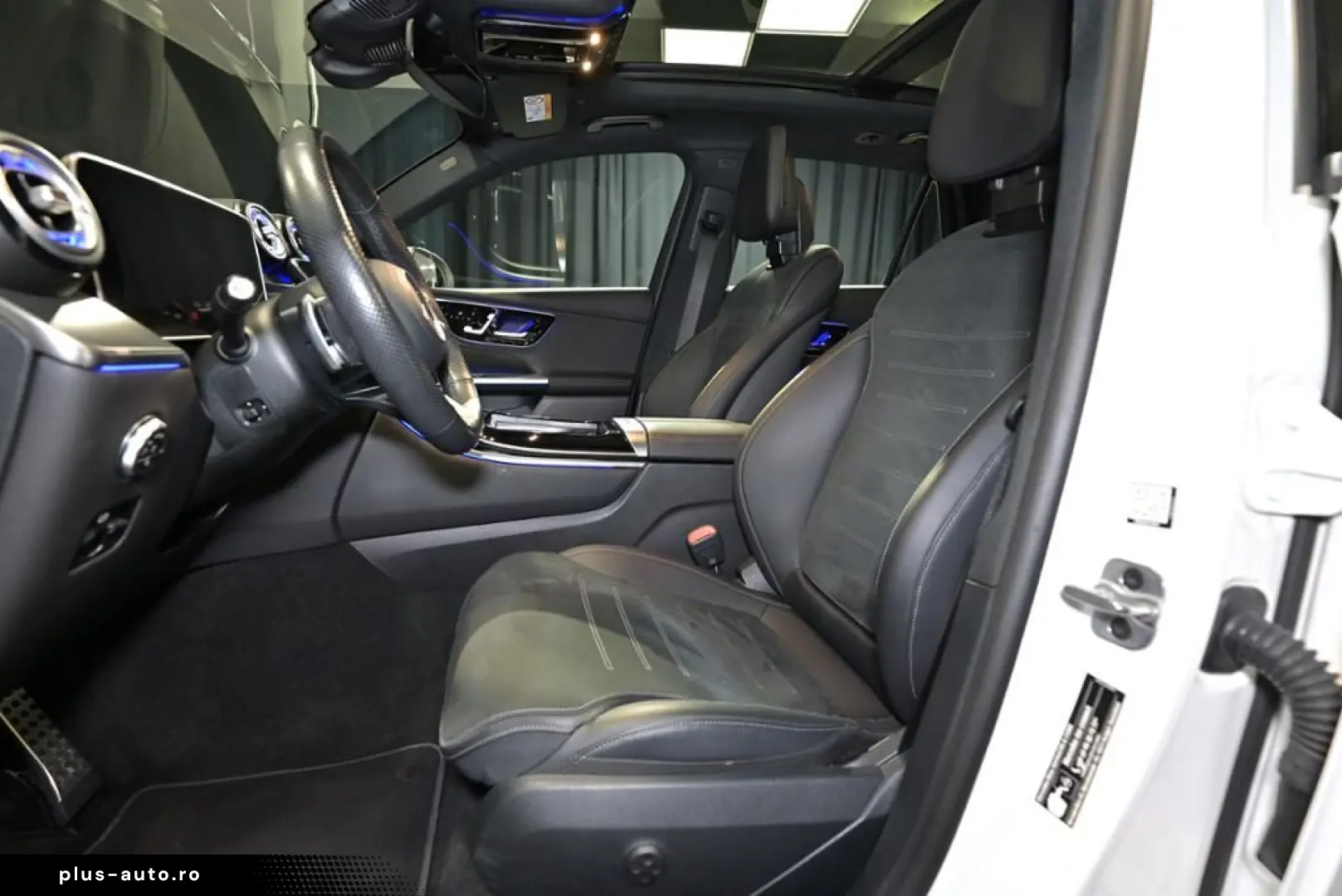 MERCEDES-BENZ GLC 300 d 4M AMG LED SOUND PANO AHK STHZ TOTW