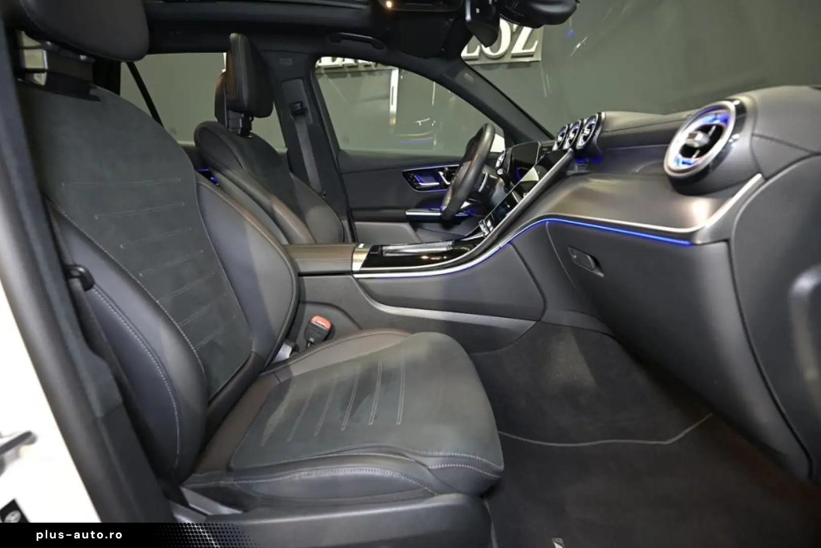 MERCEDES-BENZ GLC 300 d 4M AMG LED SOUND PANO AHK STHZ TOTW