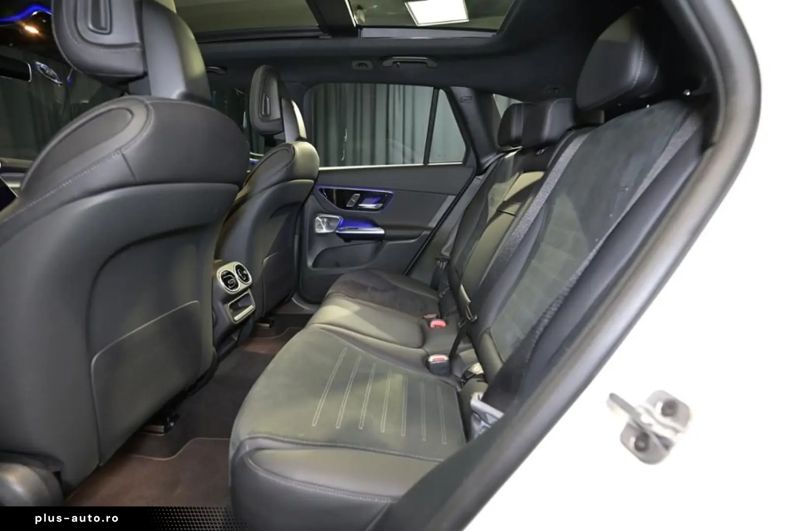 MERCEDES-BENZ GLC 300 d 4M AMG LED SOUND PANO AHK STHZ TOTW