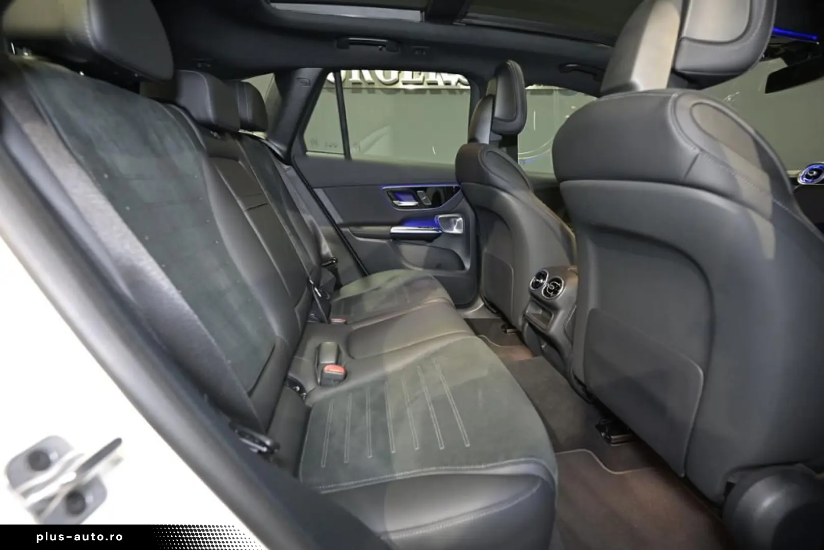 MERCEDES-BENZ GLC 300 d 4M AMG LED SOUND PANO AHK STHZ TOTW