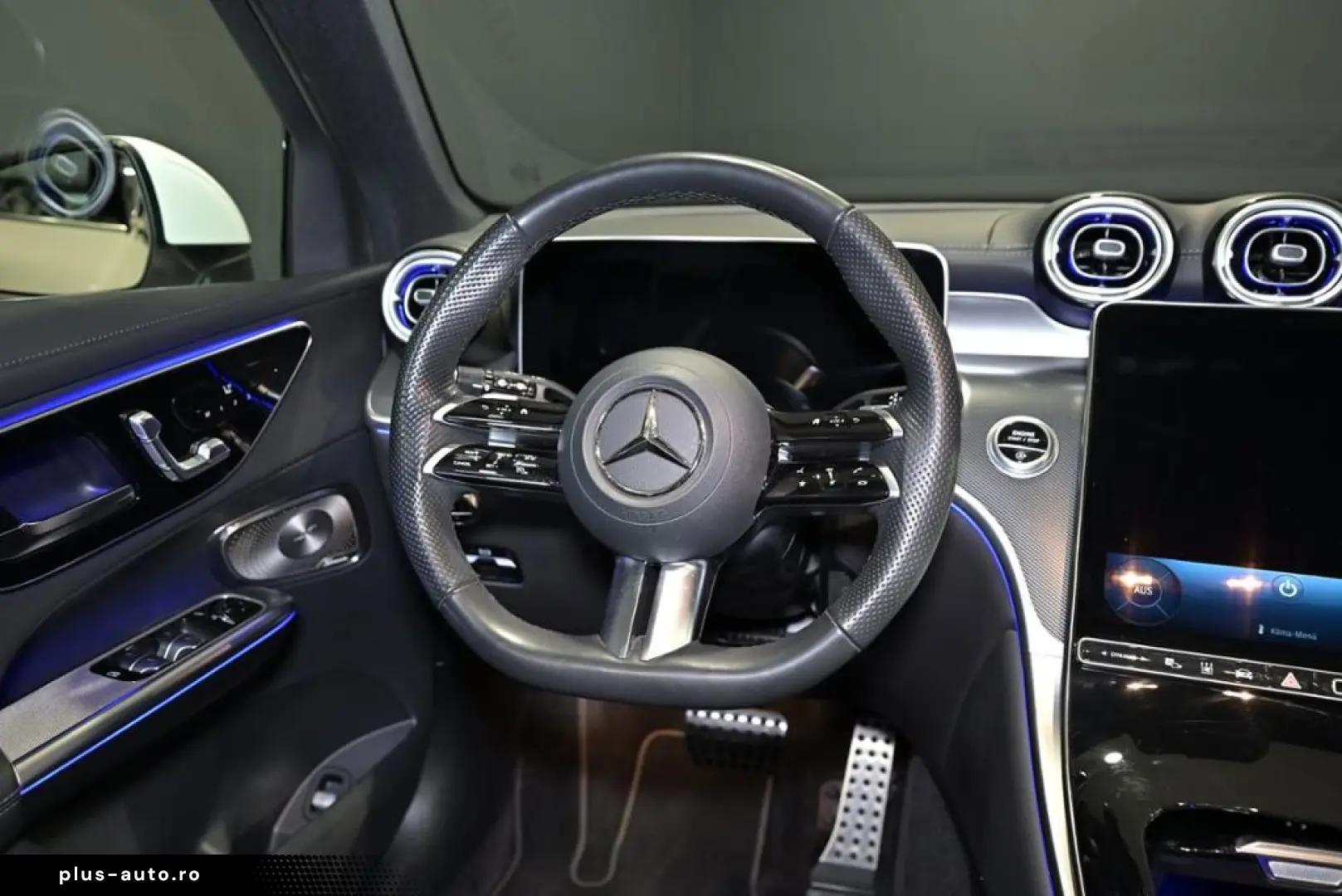MERCEDES-BENZ GLC 300 d 4M AMG LED SOUND PANO AHK STHZ TOTW