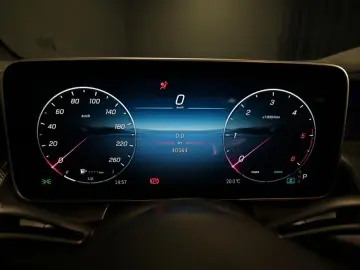 MERCEDES-BENZ GLC 300 d 4M AMG LED SOUND PANO AHK STHZ TOTW