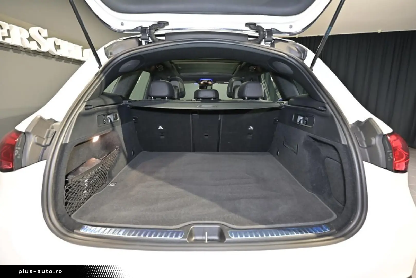 MERCEDES-BENZ GLC 300 d 4M AMG LED SOUND PANO AHK STHZ TOTW