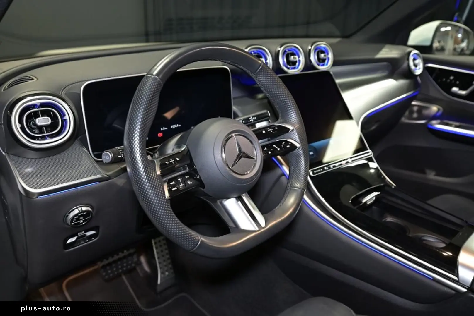 MERCEDES-BENZ GLC 300 d 4M AMG LED SOUND PANO AHK STHZ TOTW