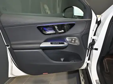 MERCEDES-BENZ GLC 300 d 4M AMG LED SOUND PANO AHK STHZ TOTW