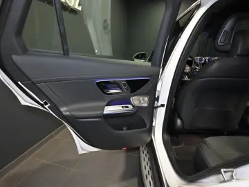MERCEDES-BENZ GLC 300 d 4M AMG LED SOUND PANO AHK STHZ TOTW