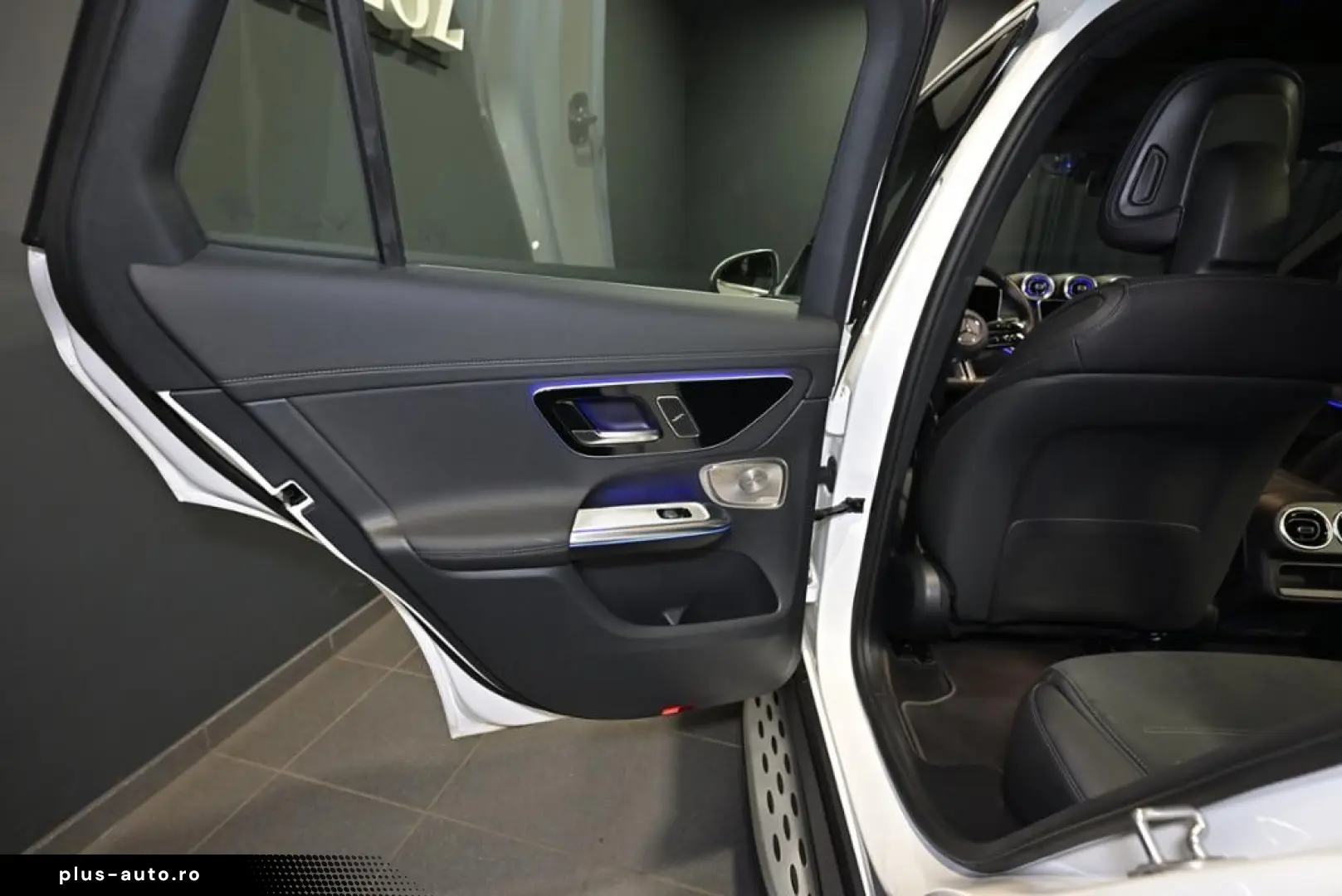MERCEDES-BENZ GLC 300 d 4M AMG LED SOUND PANO AHK STHZ TOTW