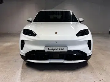 Porsche Cayenne Electric   Drive-Assist  AHK  BOSE