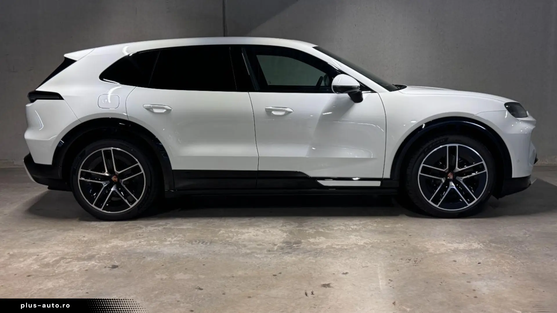 Porsche Cayenne Electric   Drive-Assist  AHK  BOSE