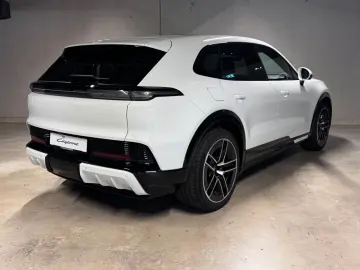 Porsche Cayenne Electric   Drive-Assist  AHK  BOSE