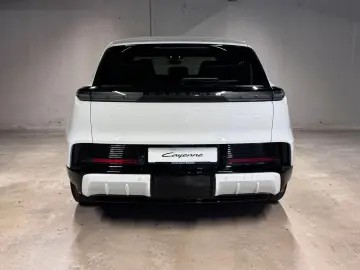 Porsche Cayenne Electric   Drive-Assist  AHK  BOSE