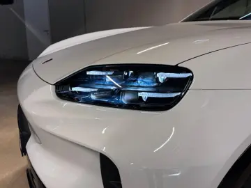 Porsche Cayenne Electric   Drive-Assist  AHK  BOSE