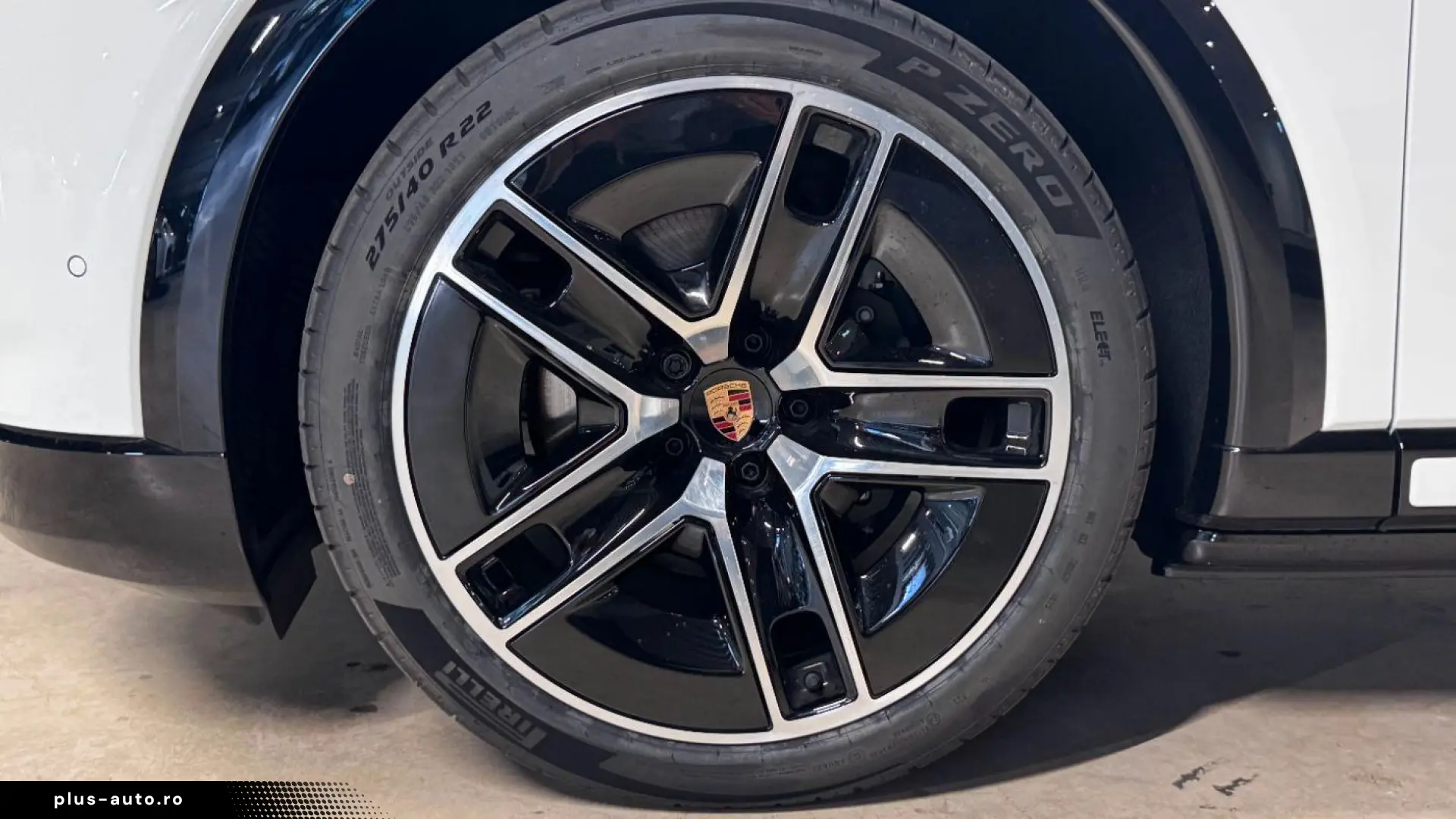 Porsche Cayenne Electric   Drive-Assist  AHK  BOSE