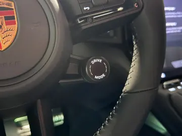 Porsche Cayenne Electric   Drive-Assist  AHK  BOSE