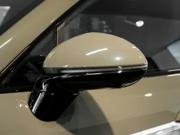 Porsche Cayenne Electric HA-Lenkung Head-Up BOSE