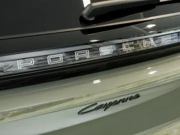 Porsche Cayenne Electric HA-Lenkung Head-Up BOSE