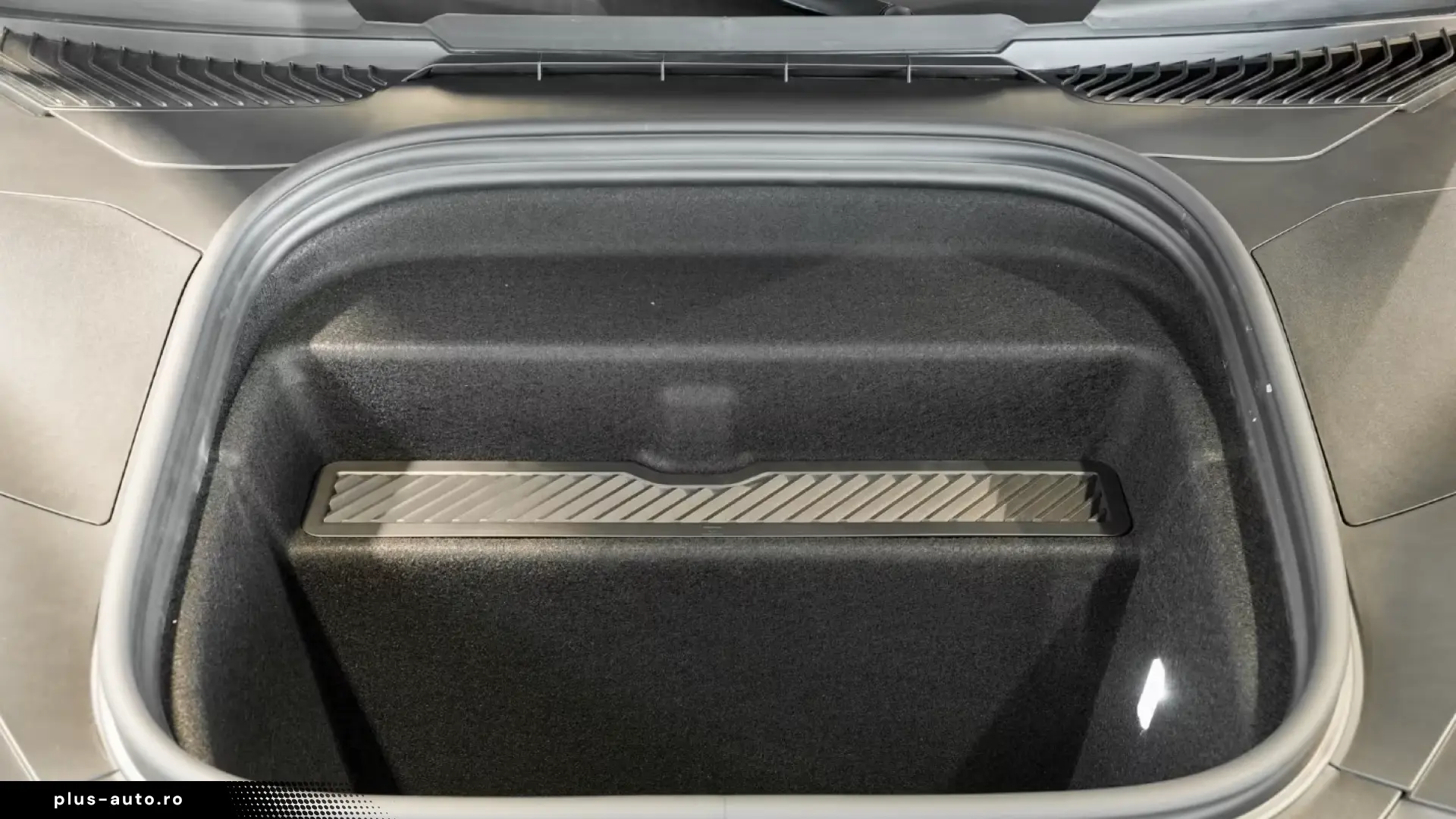 Porsche Cayenne Electric HA-Lenkung Head-Up BOSE