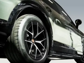 Porsche Cayenne Electric HA-Lenkung Head-Up BOSE