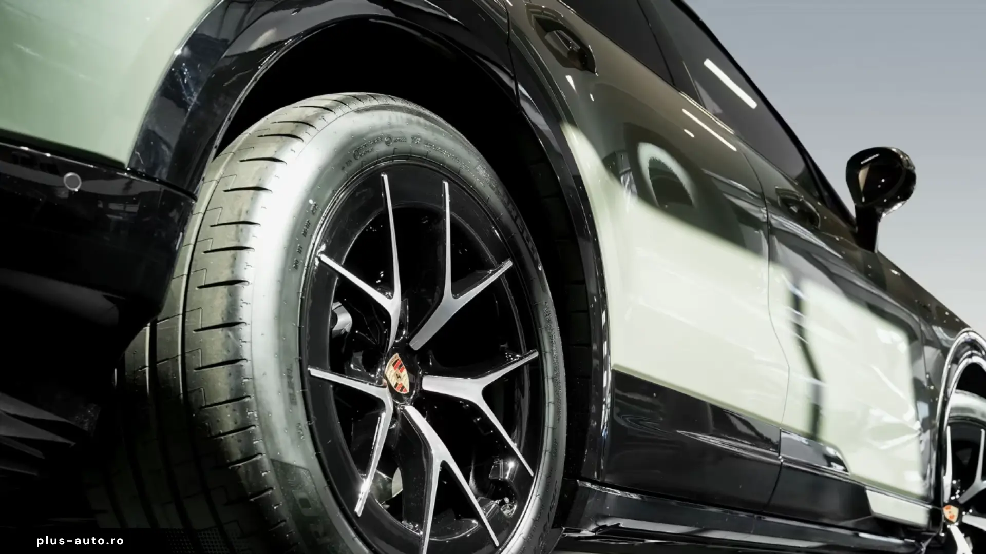 Porsche Cayenne Electric HA-Lenkung Head-Up BOSE