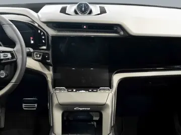 Porsche Cayenne Electric HA-Lenkung Head-Up BOSE