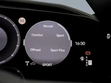 Porsche Cayenne Electric HA-Lenkung Head-Up BOSE