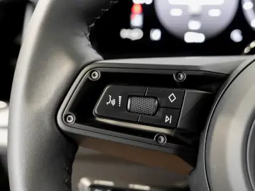 Porsche Cayenne Electric HA-Lenkung Head-Up BOSE