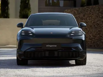 Porsche Cayenne Coupe Electric   SportDesing schwarz