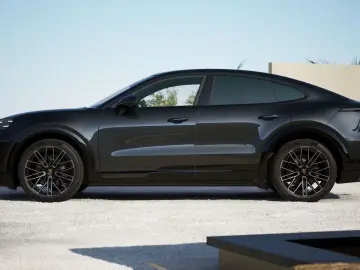 Porsche Cayenne Coupe Electric   SportDesing schwarz