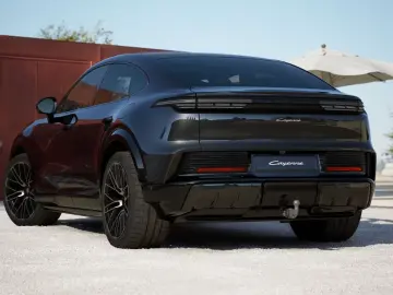 Porsche Cayenne Coupe Electric   SportDesing schwarz