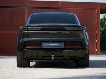 Porsche Cayenne Coupe Electric   SportDesing schwarz