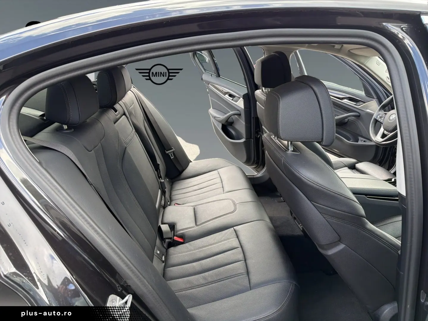 BMW 530i Luxury Line Glasdach Sitzbelüftung Head Up