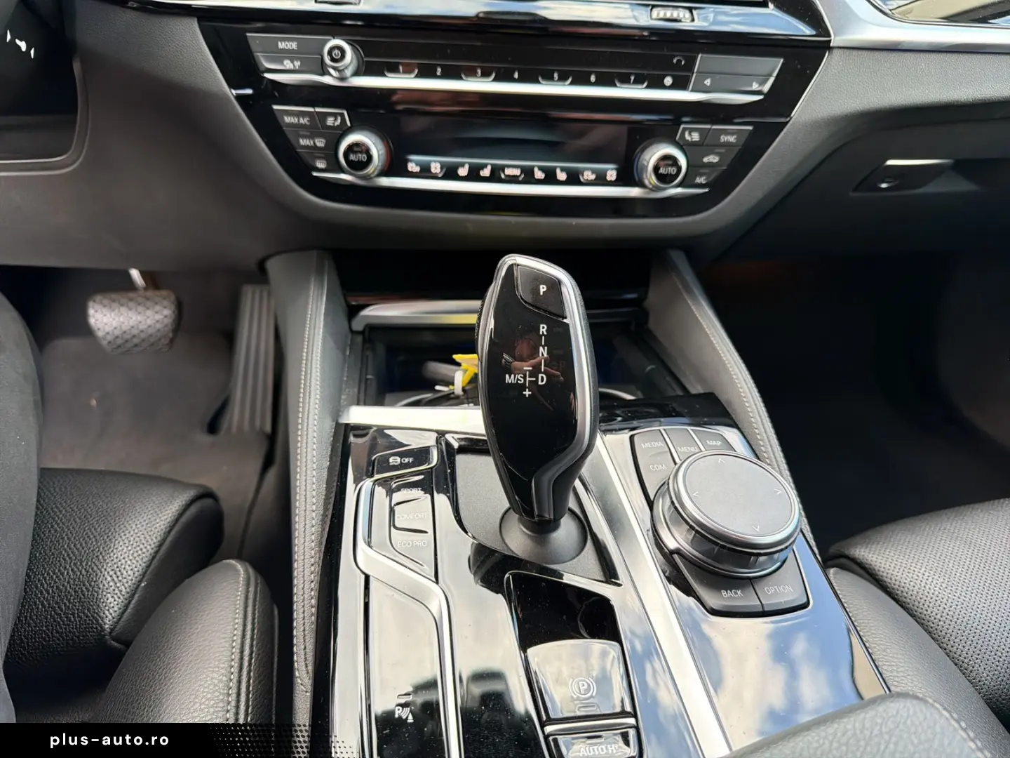 BMW 530i Luxury Line Glasdach Sitzbelüftung Head Up