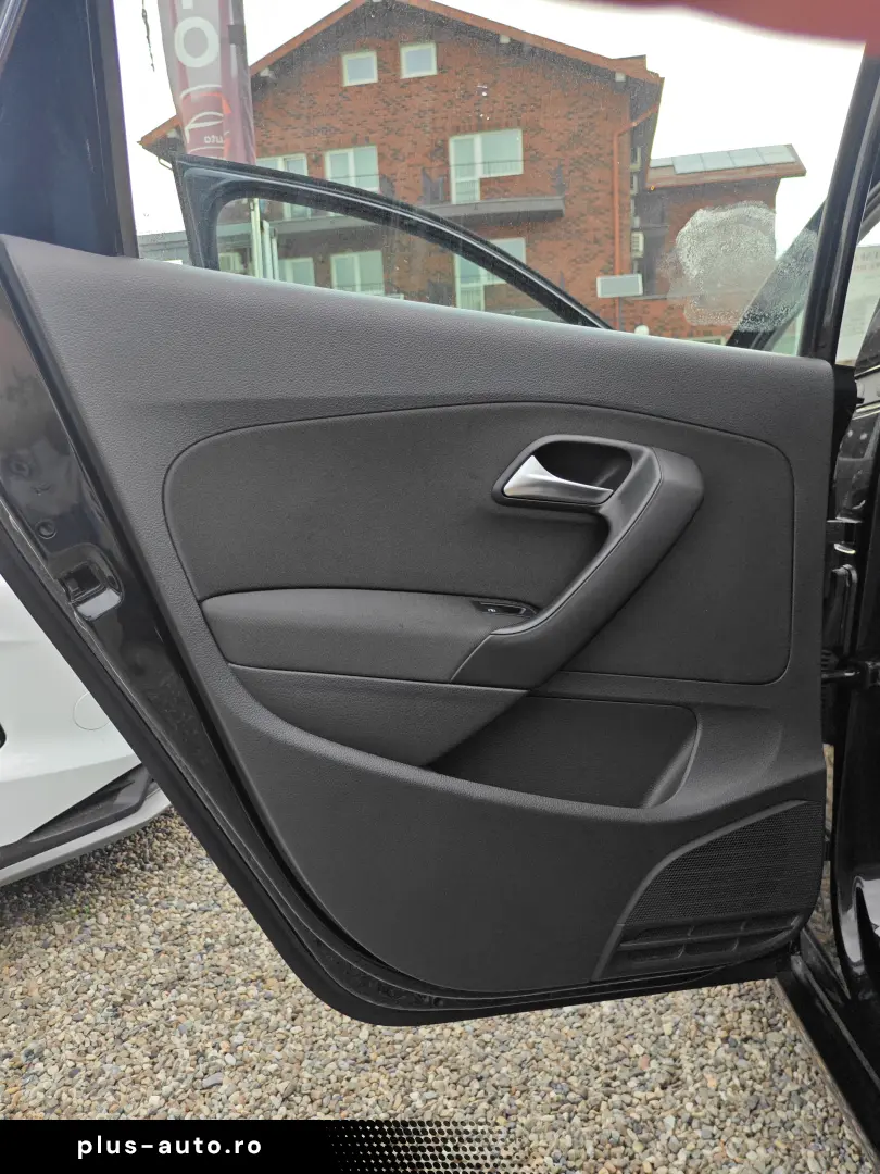 Vw Polo Highline 2011  1 6 Diesel 90cp  Stare perfecta