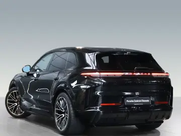 Porsche Cayenne Turbo Electric ActiveRide;HD-Matrix;