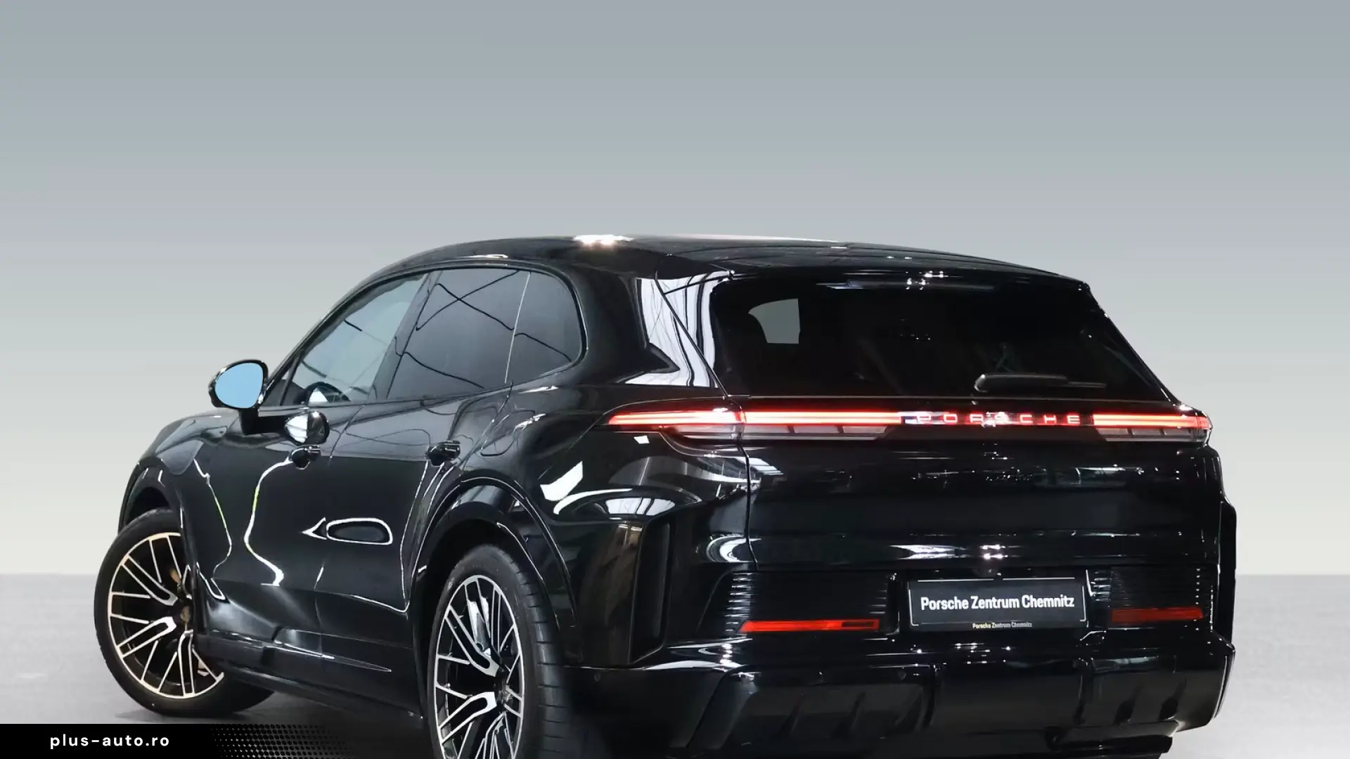 Porsche Cayenne Turbo Electric ActiveRide;HD-Matrix;