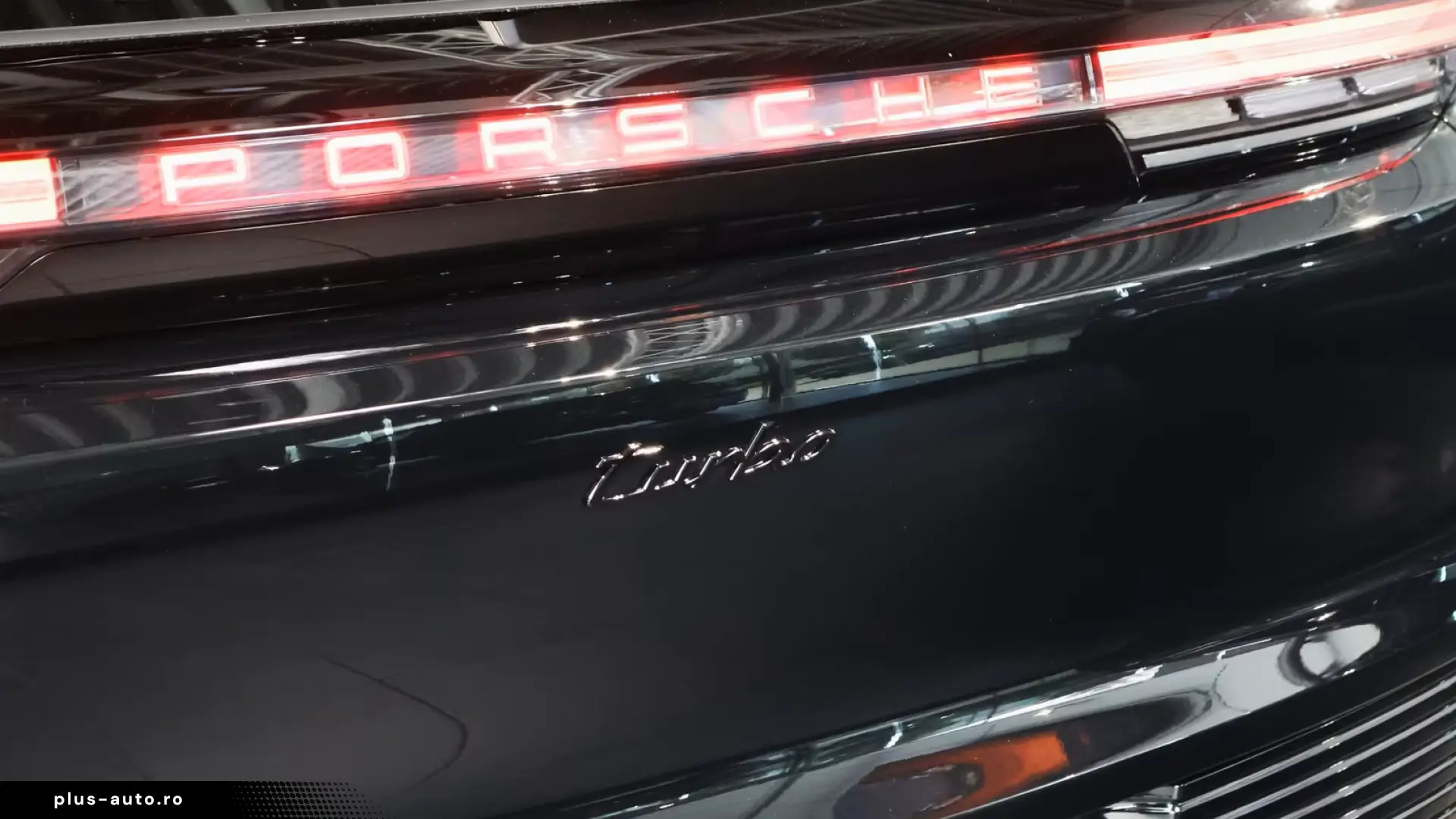 Porsche Cayenne Turbo Electric ActiveRide;HD-Matrix;