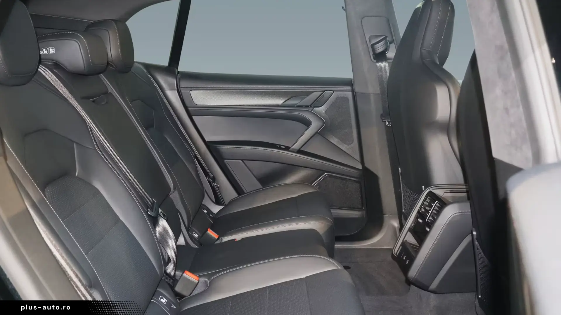 Porsche Cayenne Turbo Electric ActiveRide;HD-Matrix;