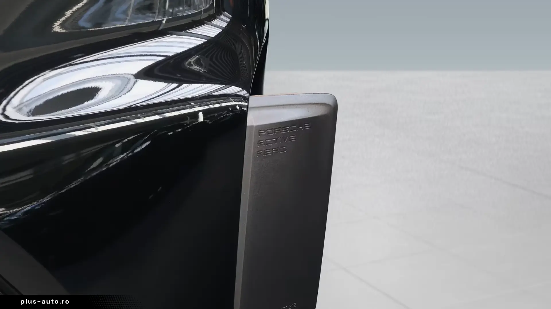Porsche Cayenne Turbo Electric ActiveRide;HD-Matrix;