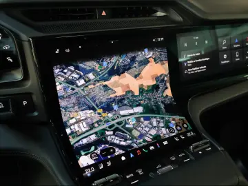 Porsche Cayenne Turbo Electric ActiveRide;HD-Matrix;