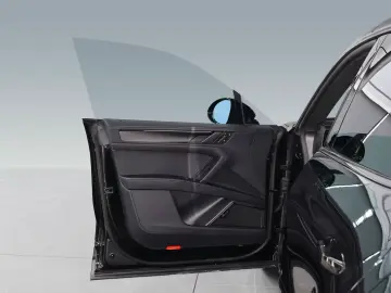 Porsche Cayenne Turbo Electric ActiveRide;HD-Matrix;