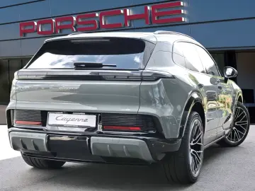 Porsche Cayenne Electric HA-Lenkung Surround
