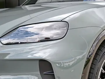 Porsche Cayenne Electric HA-Lenkung Surround