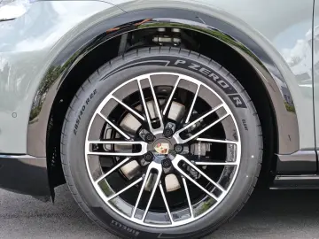 Porsche Cayenne Electric HA-Lenkung Surround